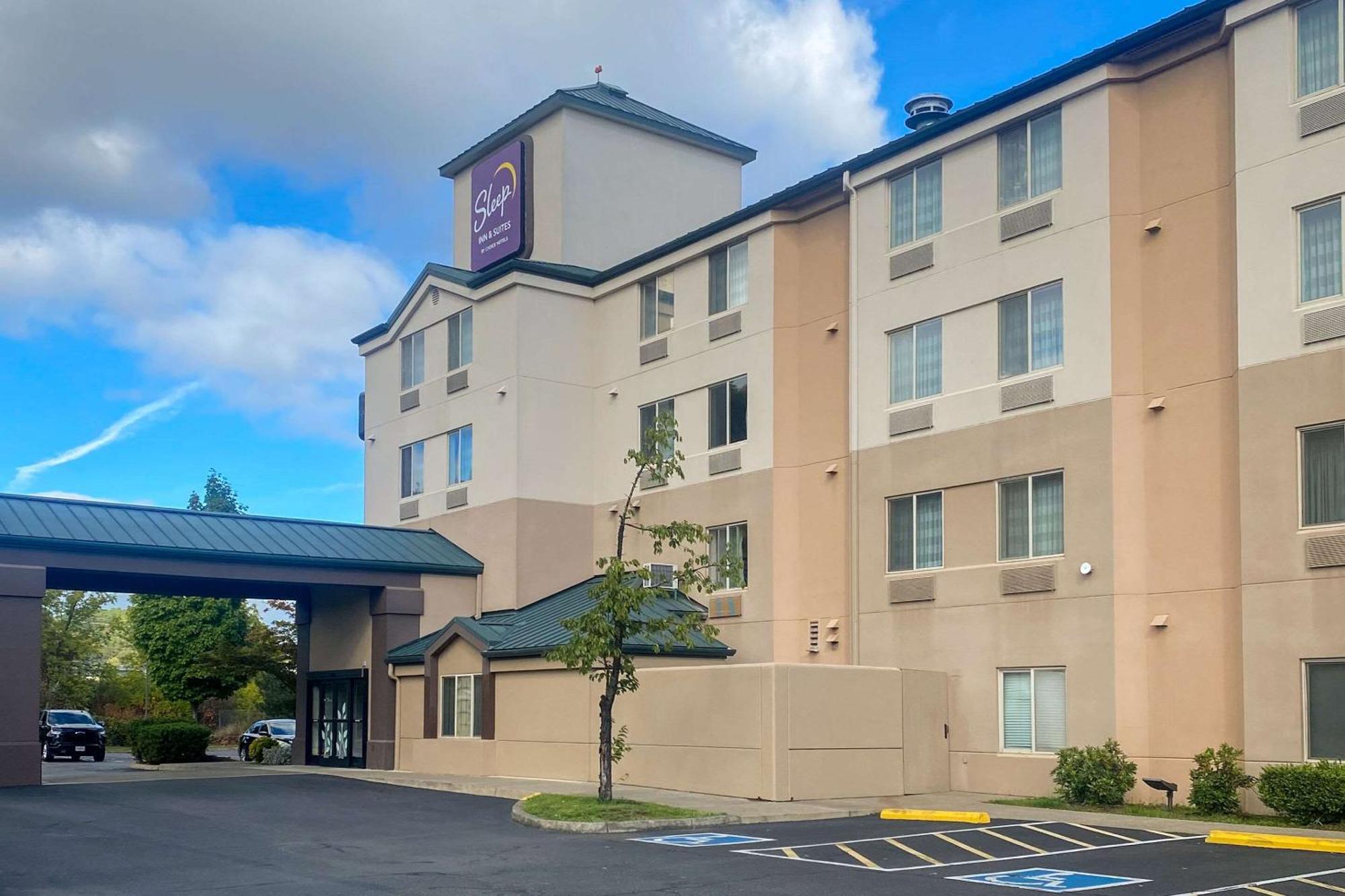 Sleep Inn & Suites Roseburg North Near Medical Center Exterior photo