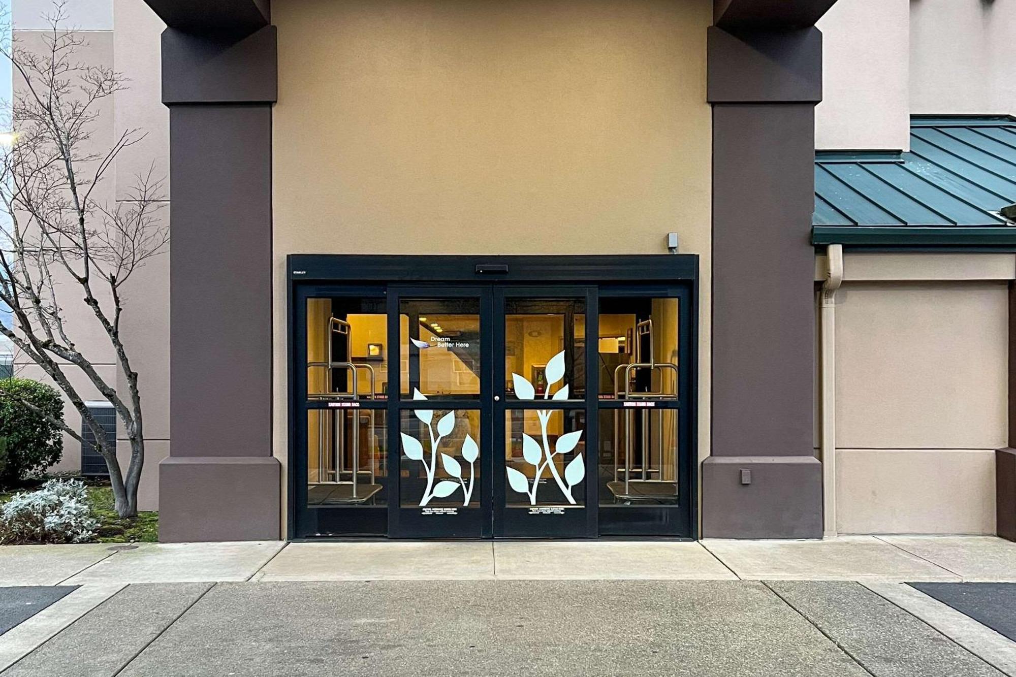 Sleep Inn & Suites Roseburg North Near Medical Center Exterior photo